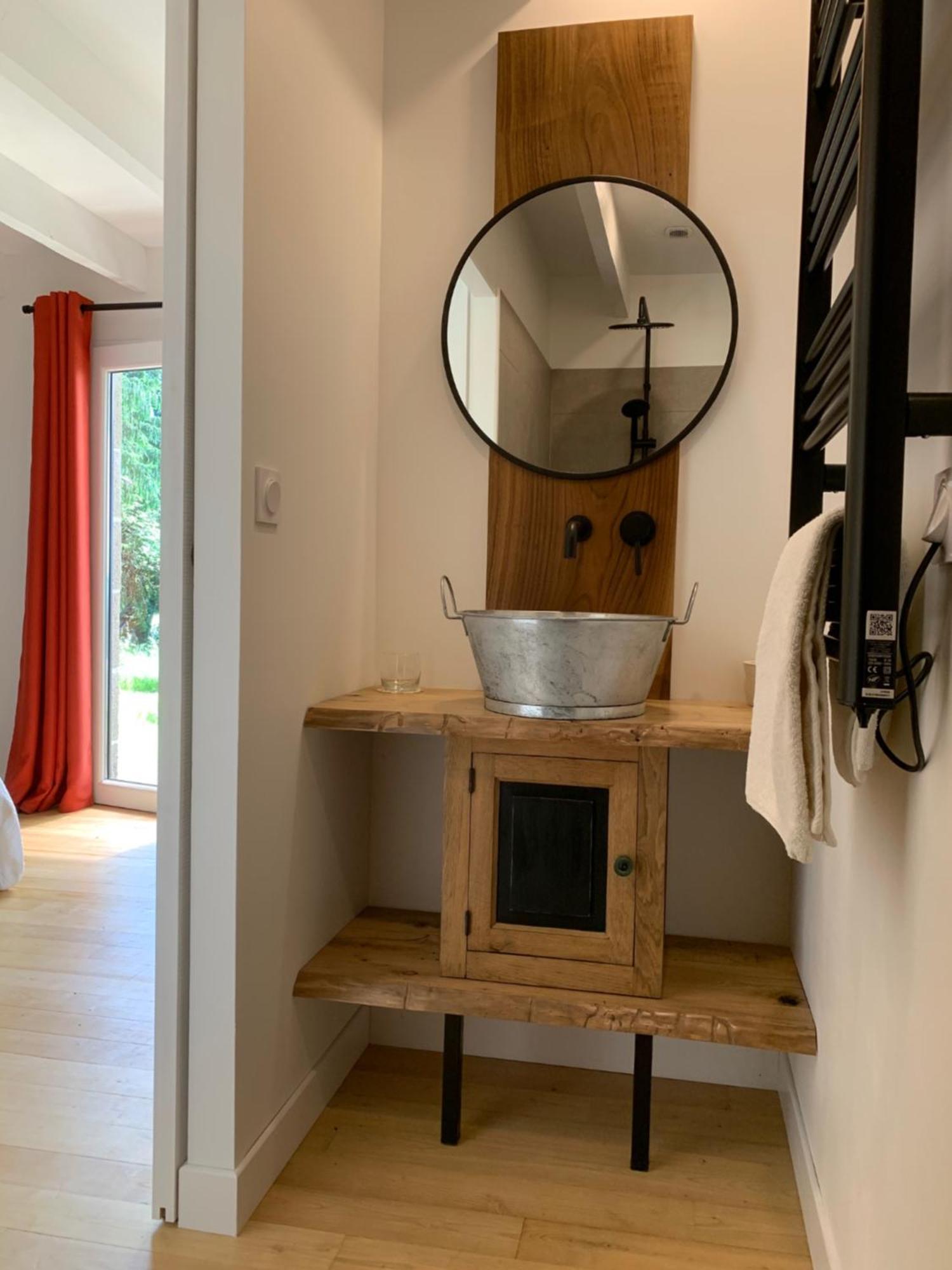 לינה וארוחת בוקר Marcoles Aux Logis De Fonfroide Chez Mylene & David מראה חיצוני תמונה